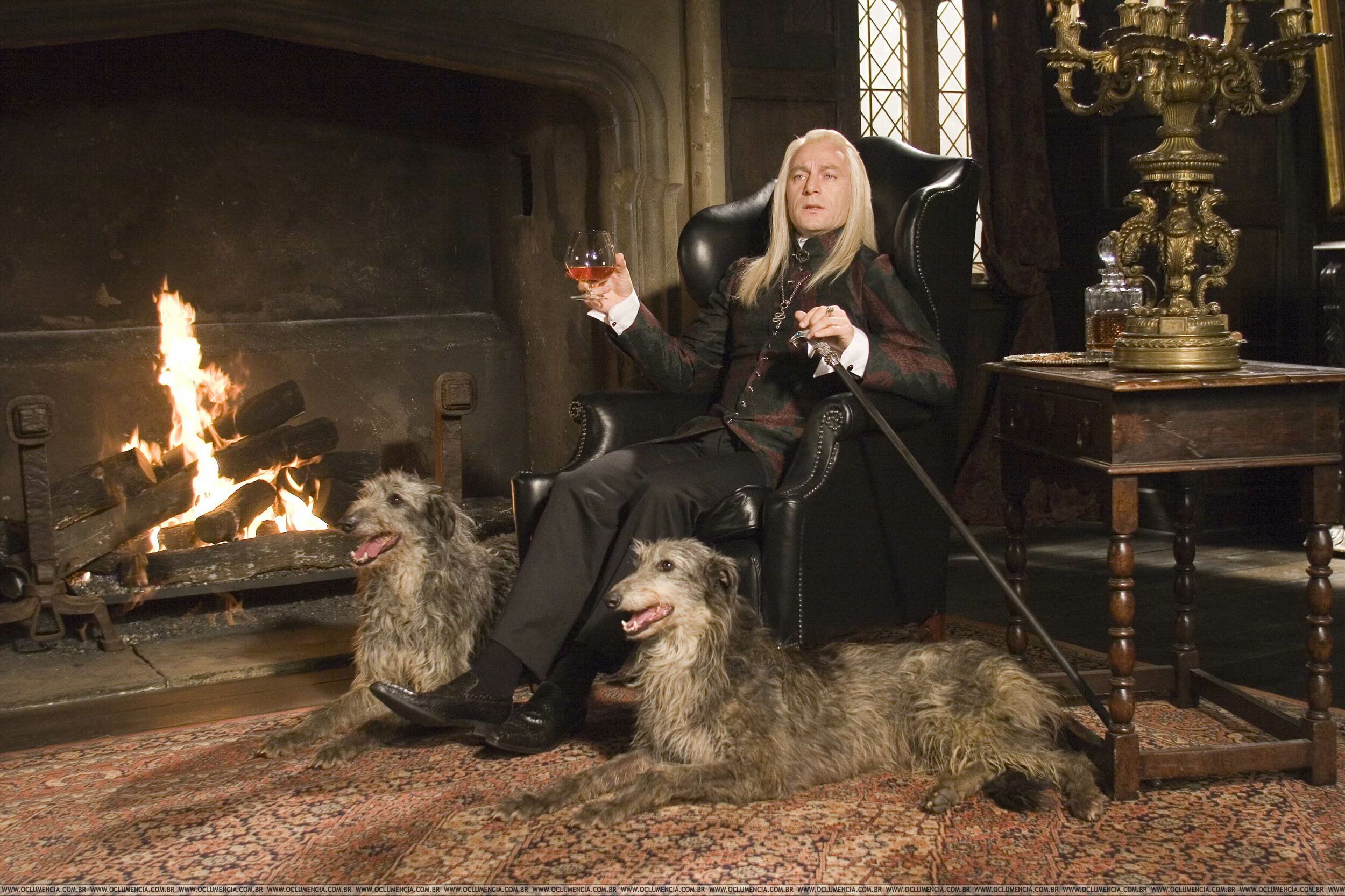Lucius Malfoy en su mansión