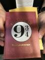 Tarjeta pop-up cerrada del Expreso de Hogwarts por Insight Editions Tarjeta pop-up cerrada del Expreso de Hogwarts por Insight Editions