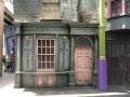 Agencia de Elfos Domésticos en el Callejón Diagon de Universal Orlando (julio de 2018) Agencia de Elfos Domésticos en el Callejón Diagon de Universal Orlando (julio de 2018)